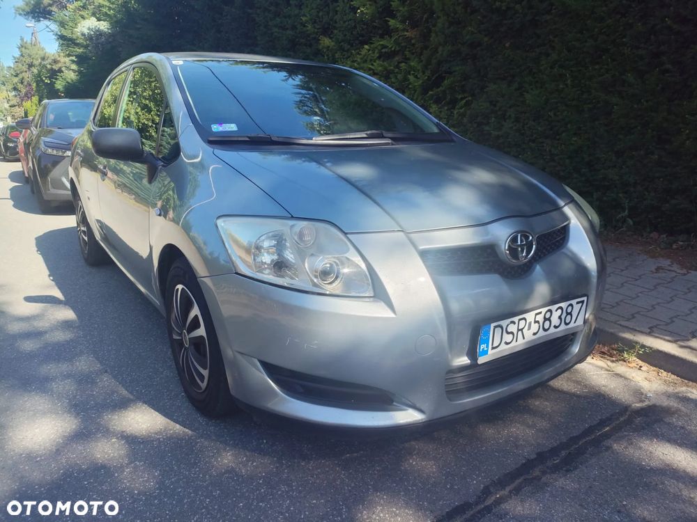 Toyota Auris 1.33 VVT-i Terra - 2