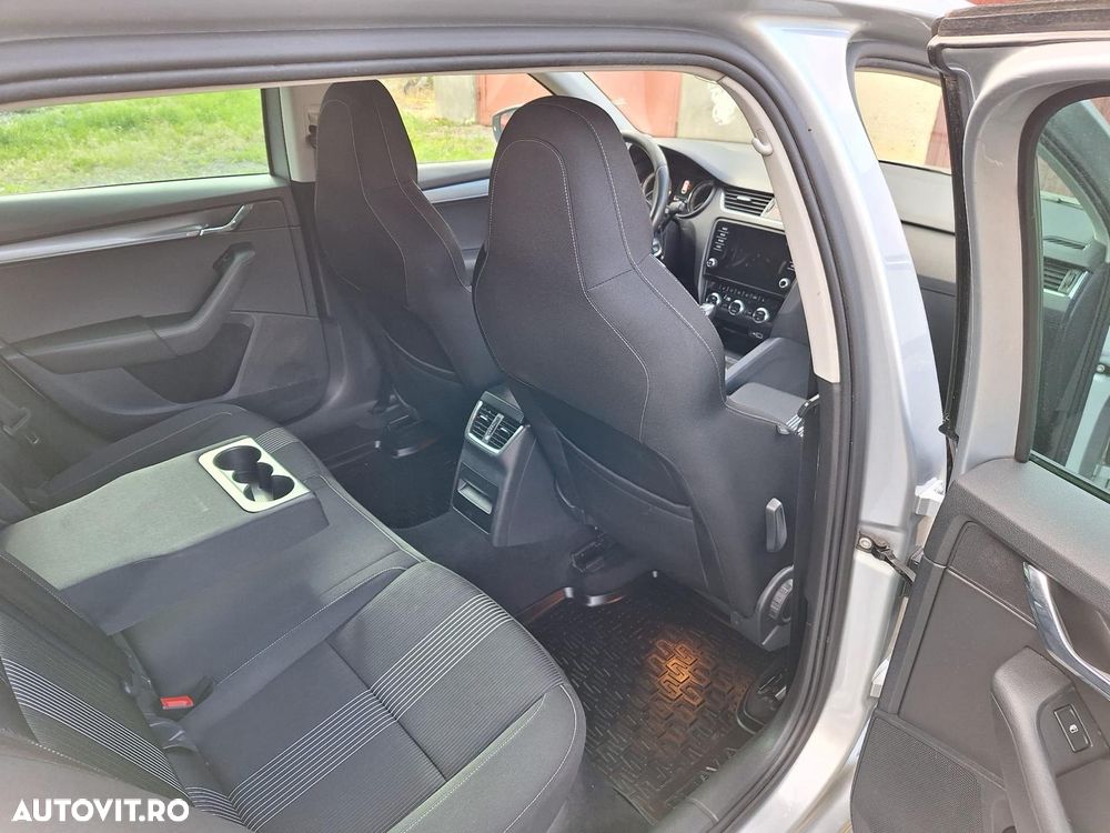 Skoda Octavia 1.4 TSI Ambition - 8