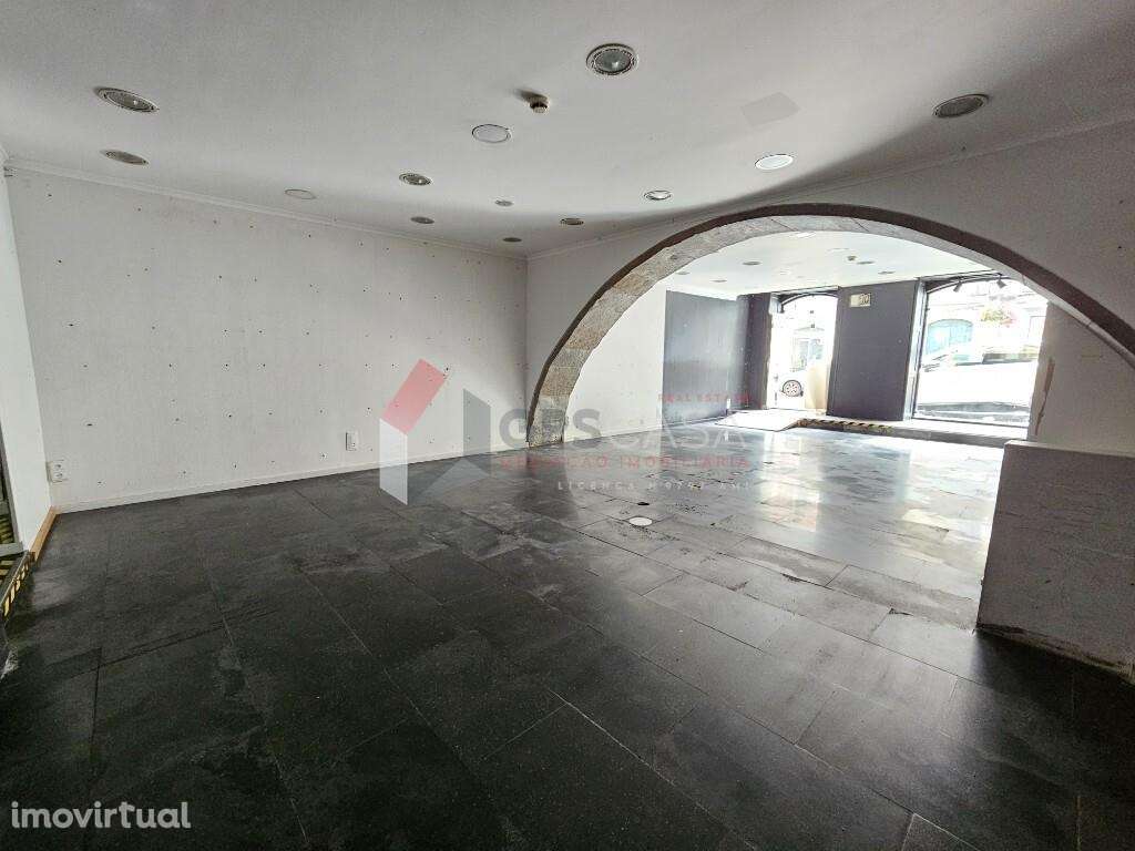 Prédio no centro histórico de Angra do Heroísmo! - Grande imagem: 5/16