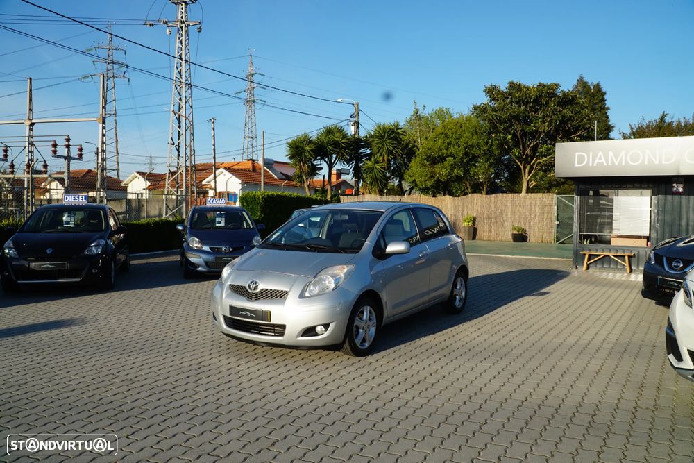 Toyota Yaris 1.0 VVT-i AC Manual - 3