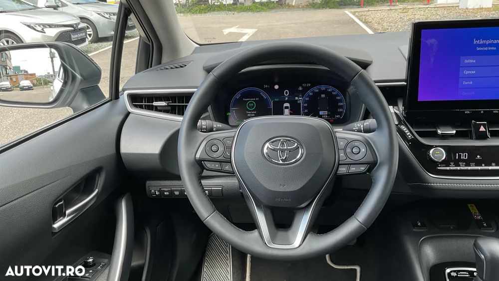 TOYOTA Corolla 2025 — imagine 13