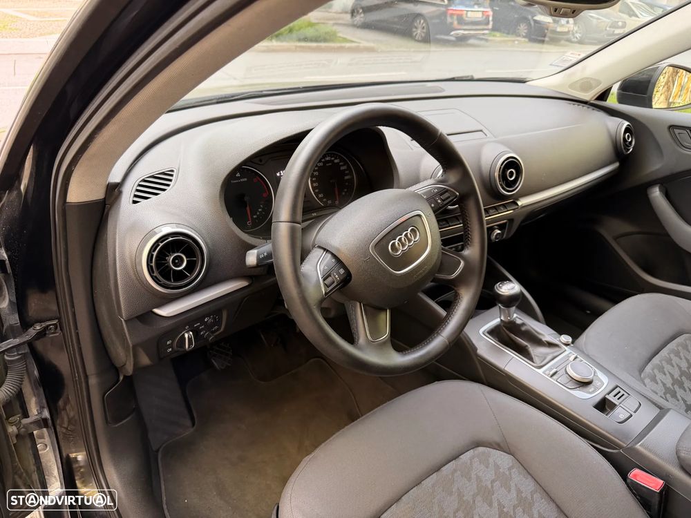 Audi A3 Sportback 1.6 TDI B.Line Attraction - 10