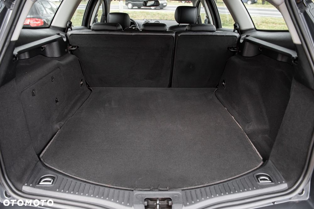 Ford Mondeo 2.3 Ghia - 26