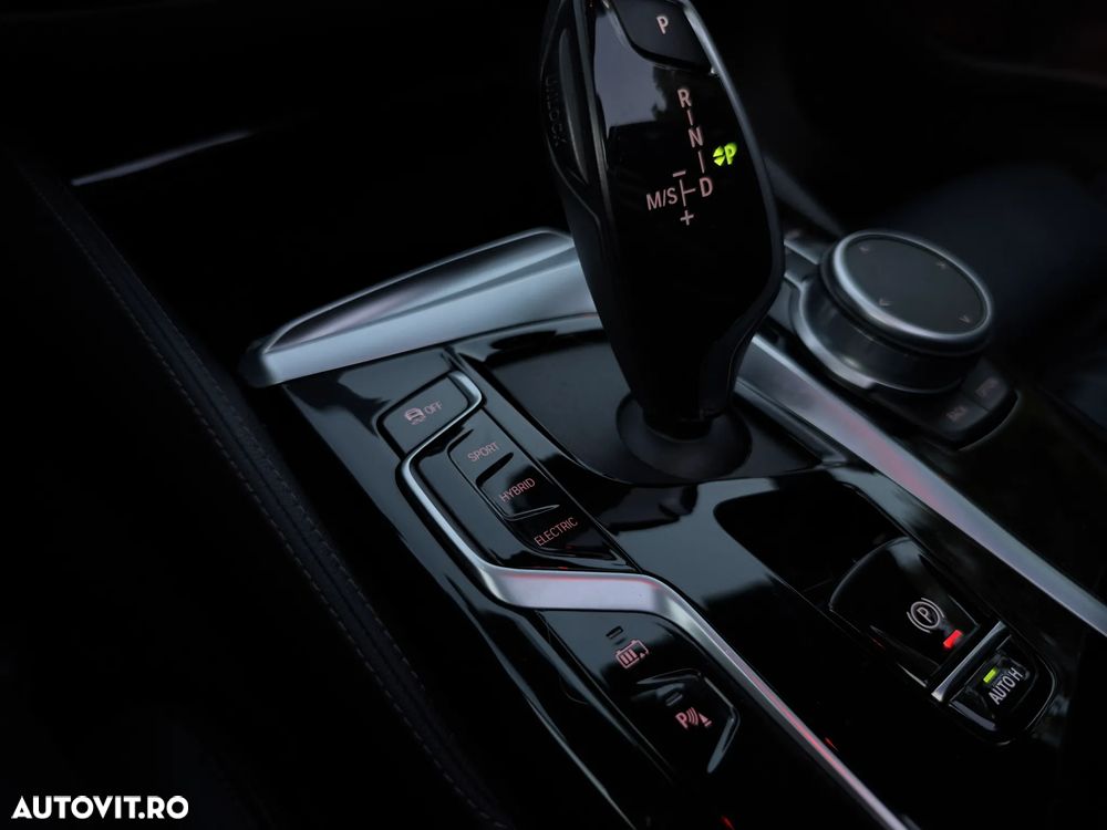 BMW Seria 5 530e Aut. Luxury Line - 25