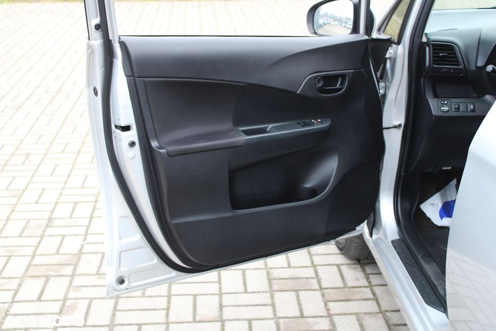 Subaru Trezia - 24