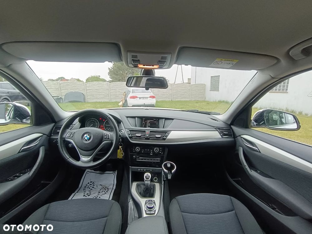 BMW X1 sDrive18d xLine - 25