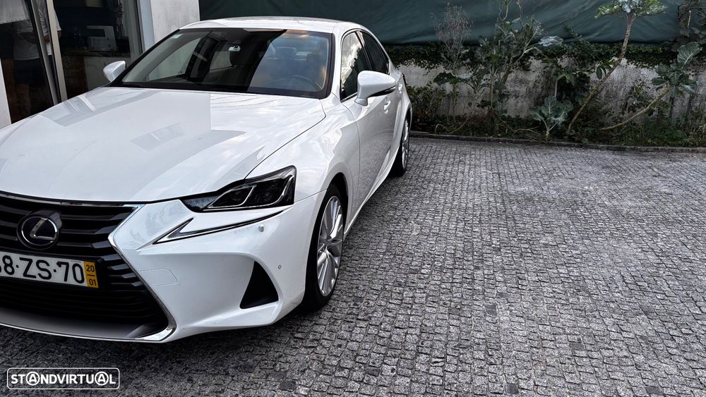 Lexus IS 300H Luxury - 15