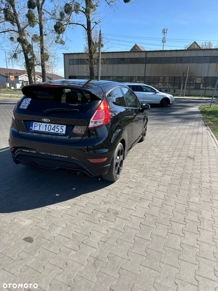 Ford Fiesta ST2 - 9