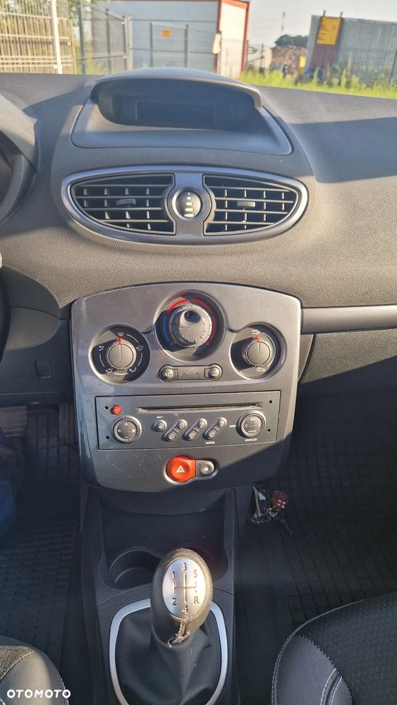 Renault Clio 1.5 dCi 85 FAP Dynamique - 10