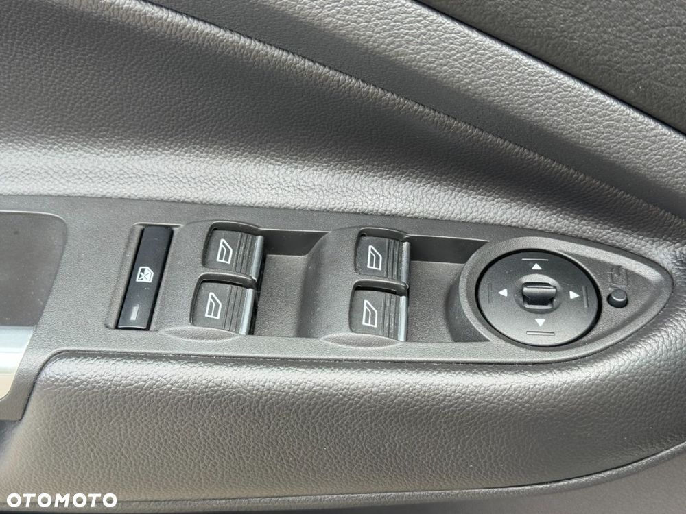 Ford Kuga - 31