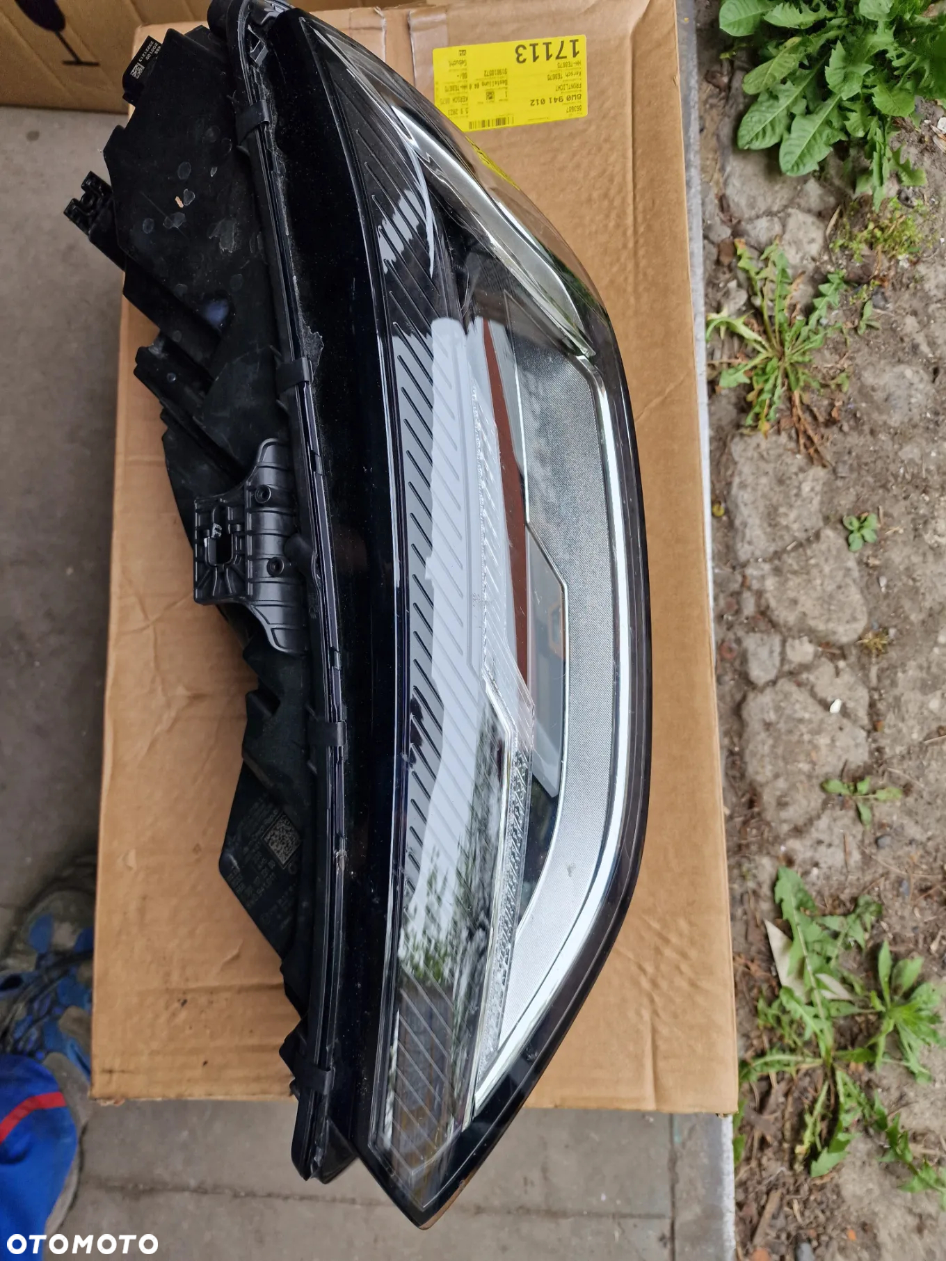 Reflektor lewy przód audi a4 b9  8W0.941.011 - 2