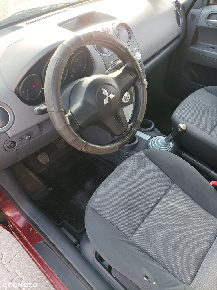Mitsubishi Colt - 13