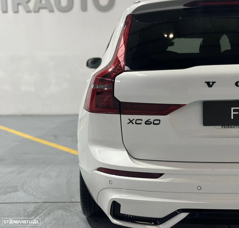 Volvo XC 60 2.0 T6 PHEV Black Edition AWD - 9