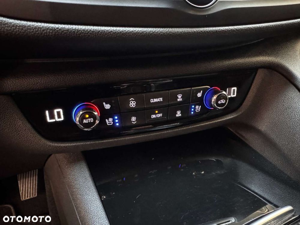 Opel Insignia - 38