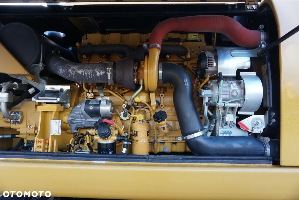 Caterpillar M 318D - 8