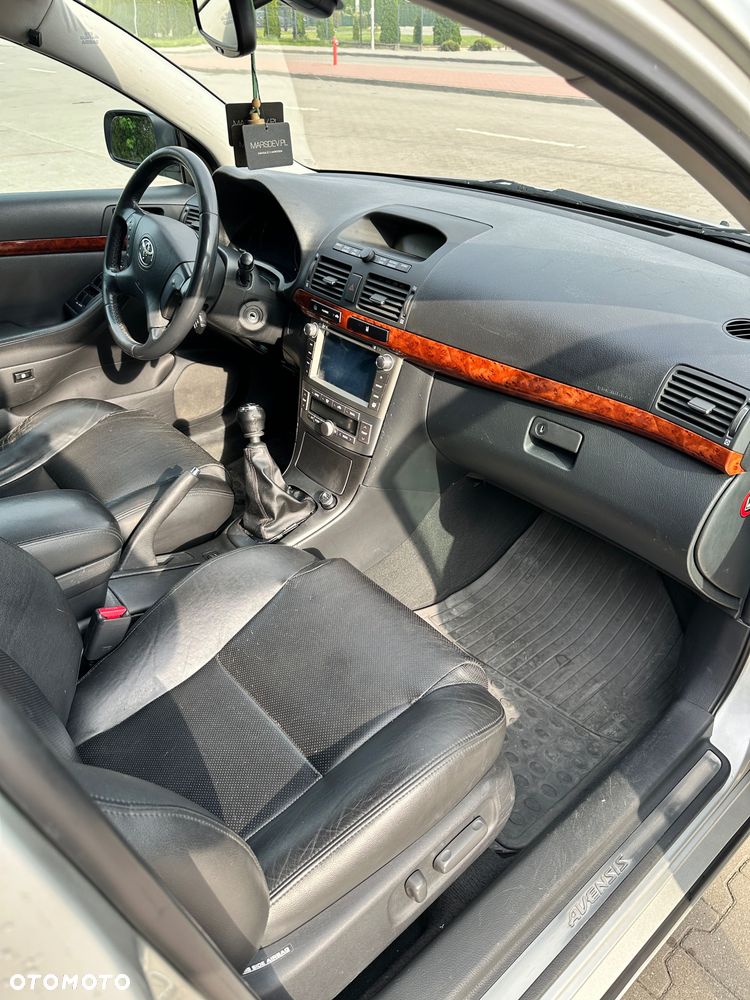 Toyota Avensis - 6