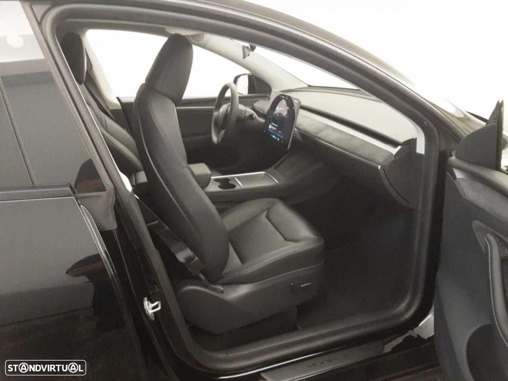 Tesla Model Y Long Range Dual Motor AWD - 10