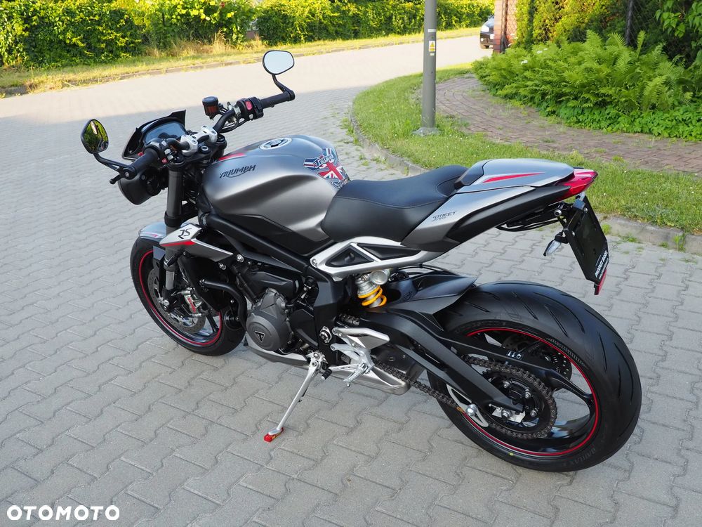 Triumph Street Triple - 36