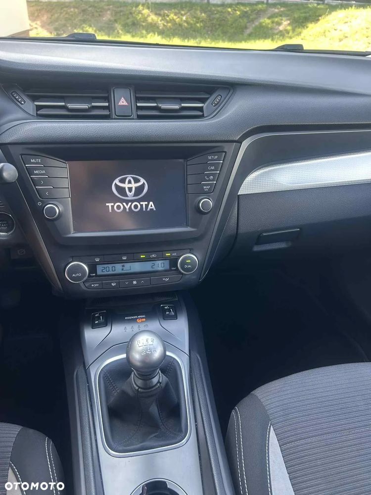 Toyota Avensis - 5