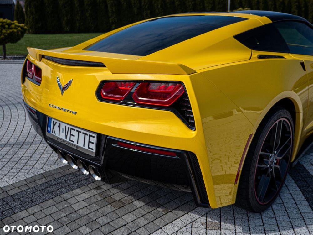 Chevrolet Corvette - 4