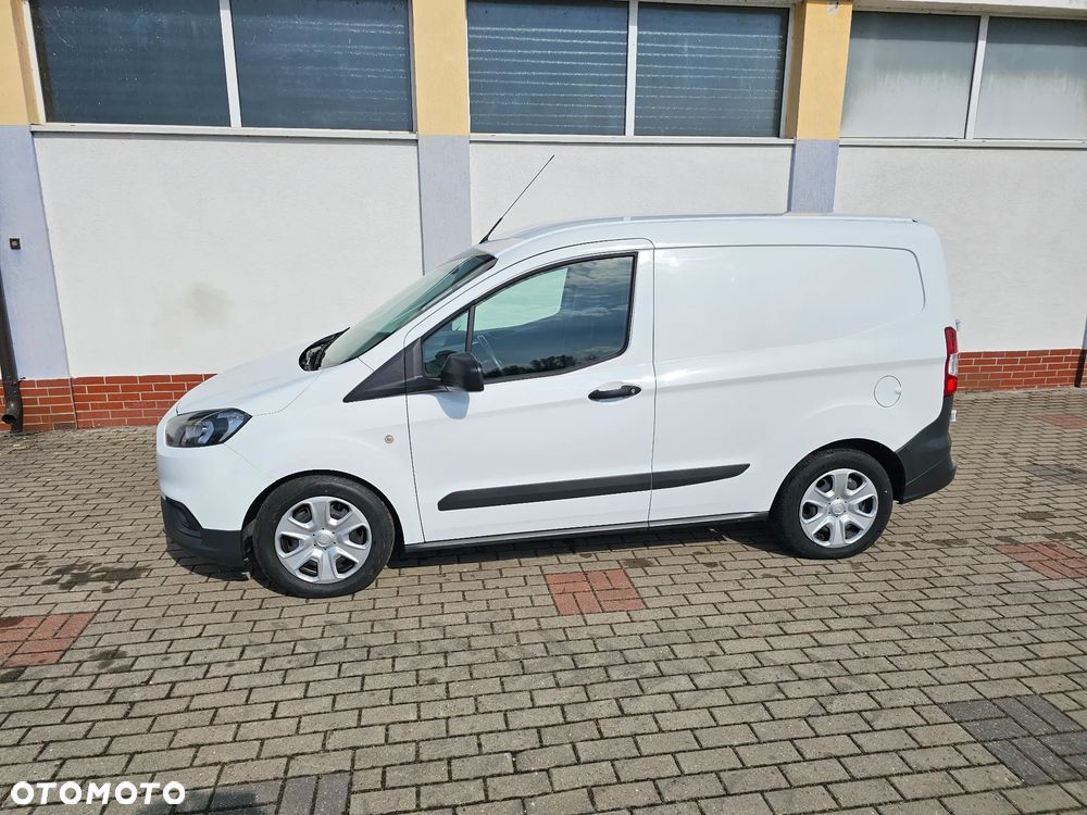 Ford Courier - 15