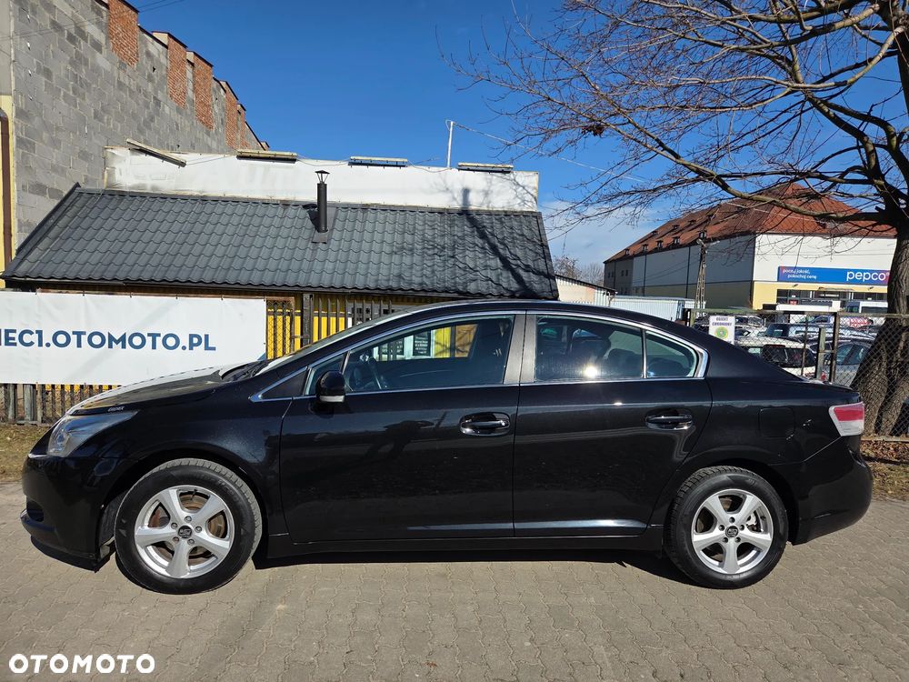 Toyota Avensis 1.8 Comfort - 4