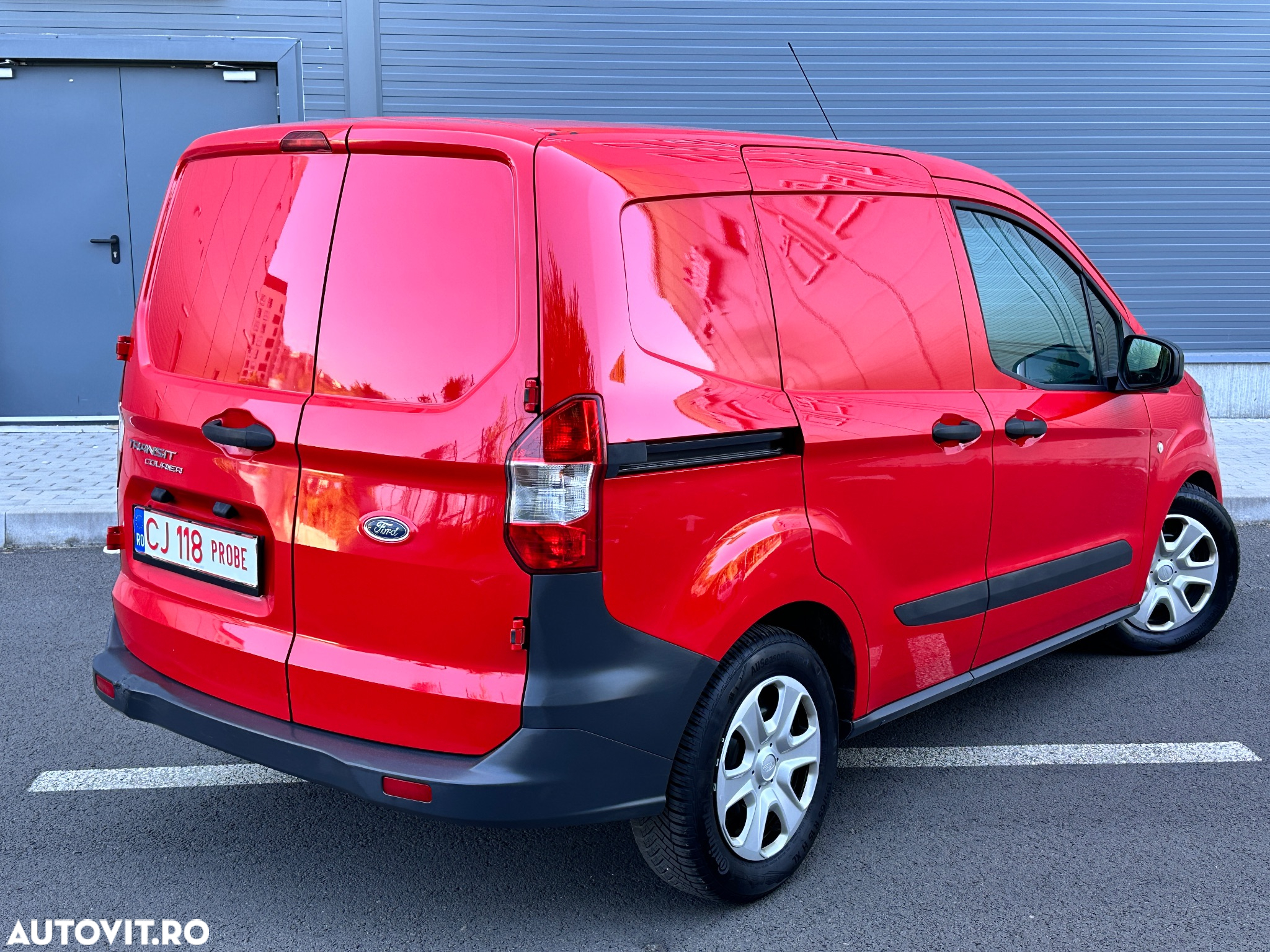 Ford Transit Courier - 4