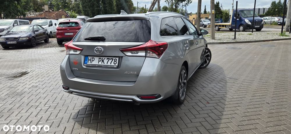 Toyota Auris 1.6 D-4D Design Edition - 15
