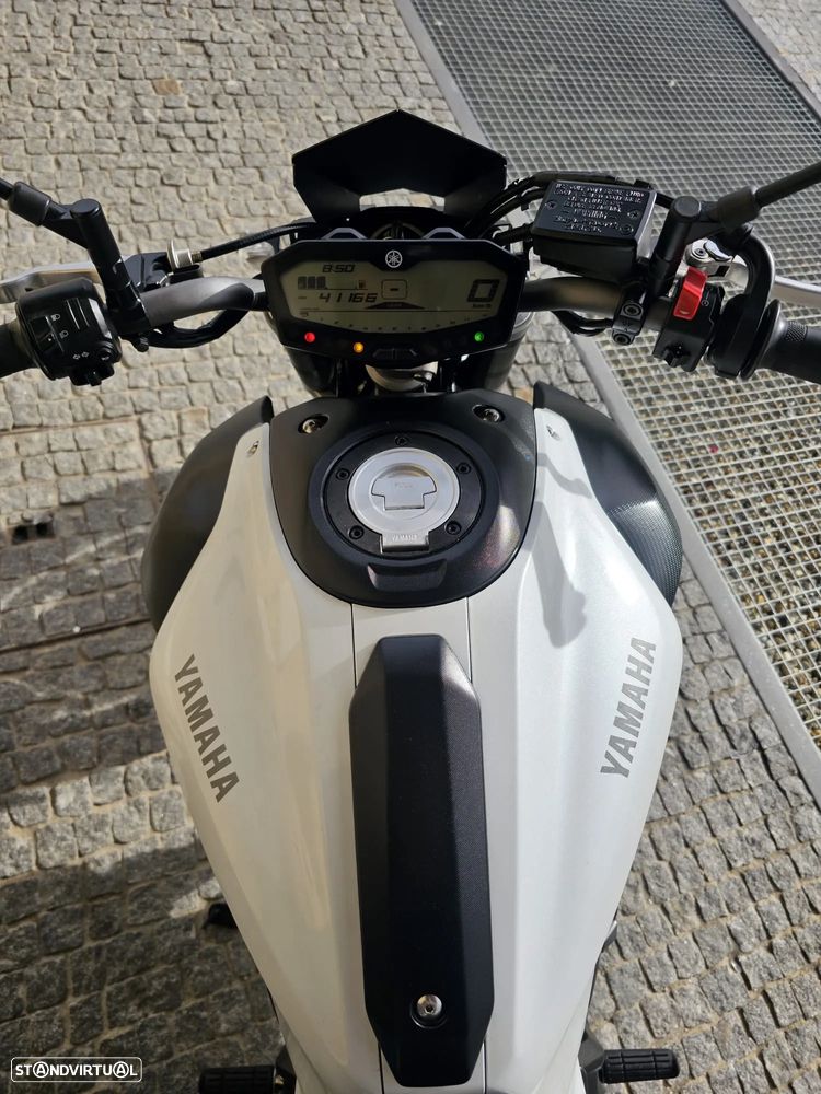Yamaha MT-07 ABS - 11