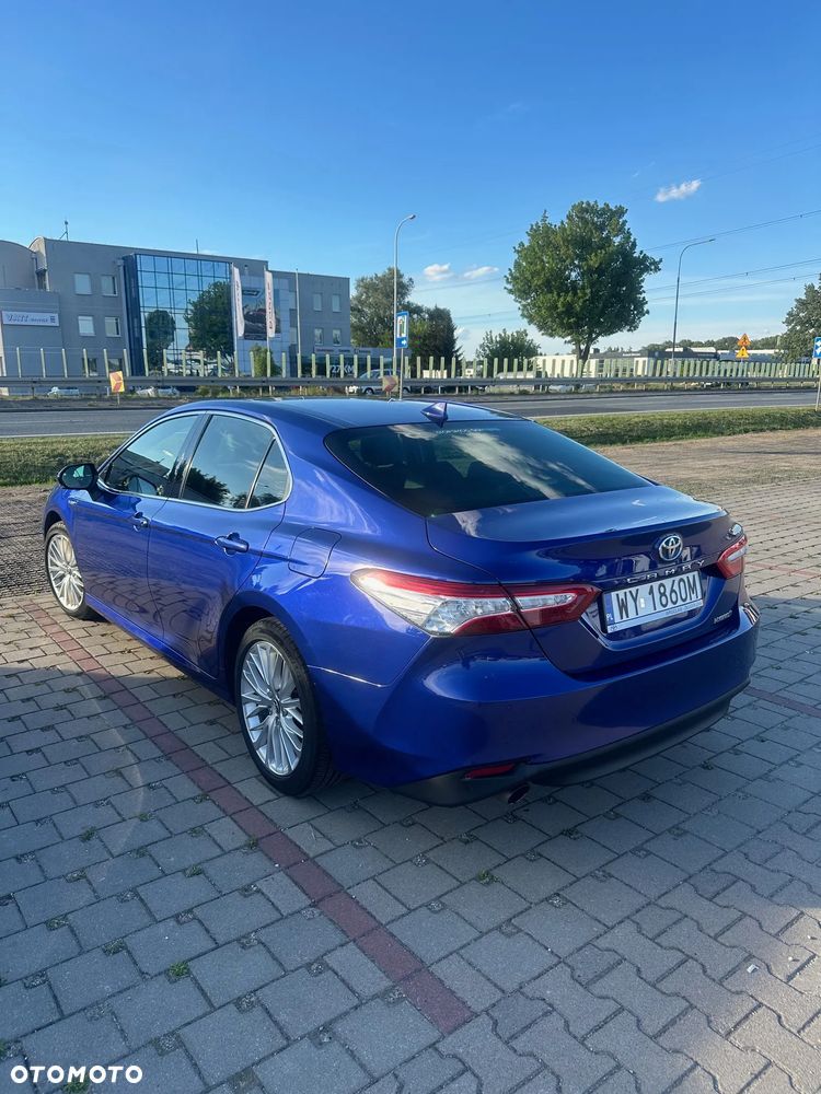 Toyota Camry 2.5 Hybrid Executive CVT - 2