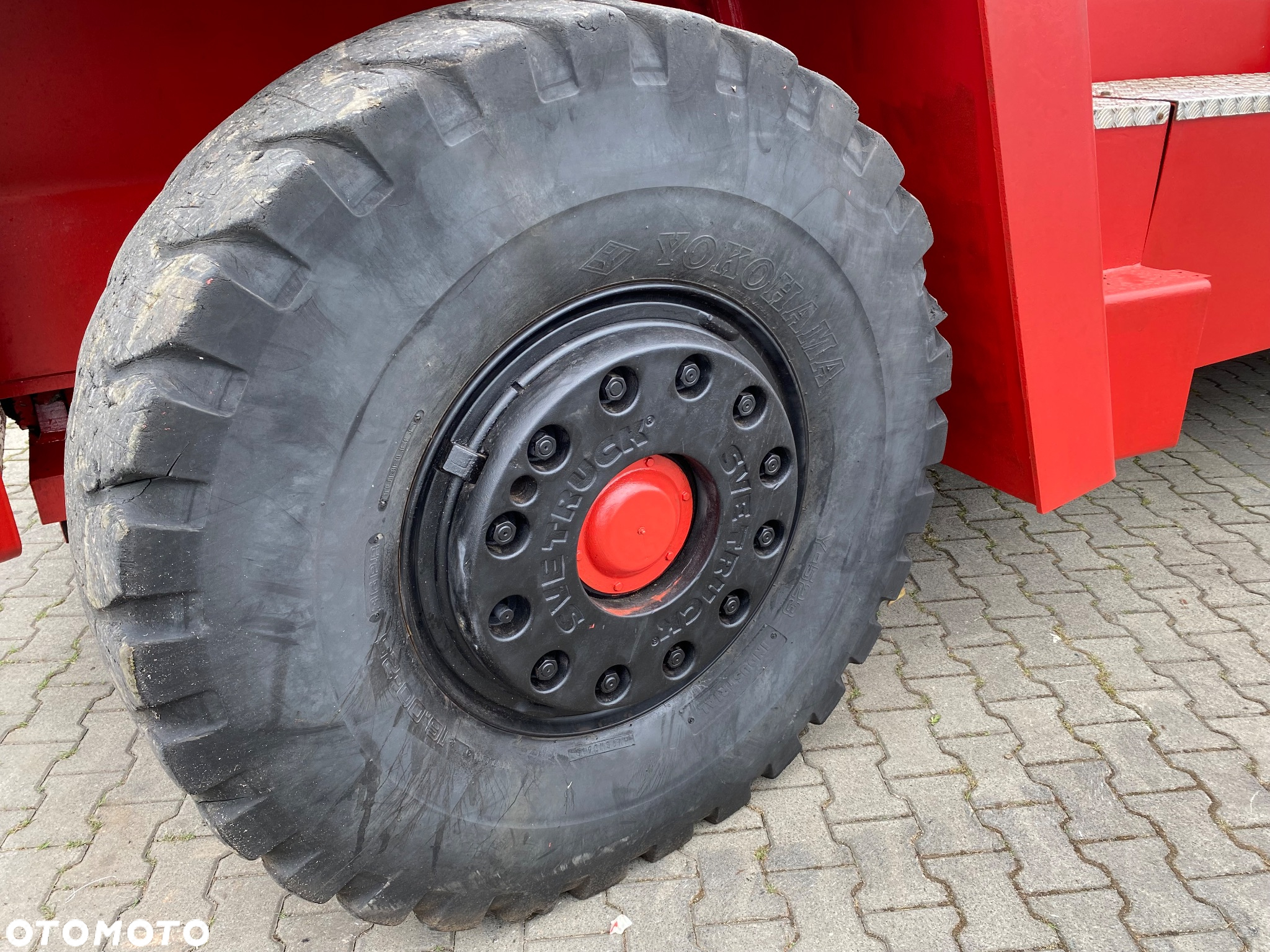 Svetruck TMF 12/9 HB / 1 WŁ. / STAN BDB. / MOZLIWOSC INNEGO CHWYTAKA / SERWIS / 12T ŁAD. - 37