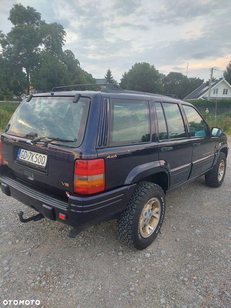 Jeep Grand Cherokee - 24