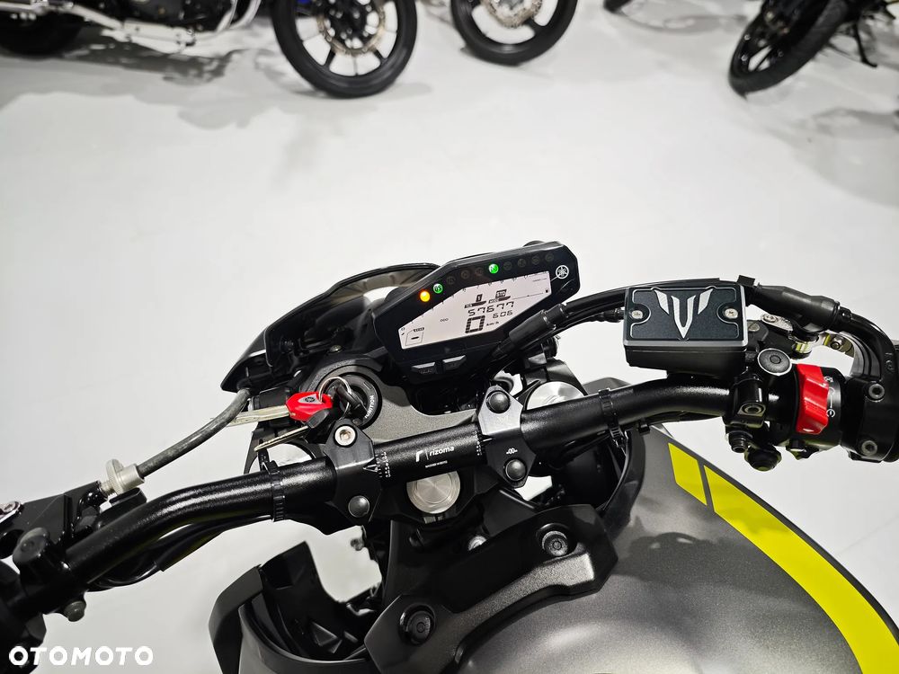 Yamaha MT - 12