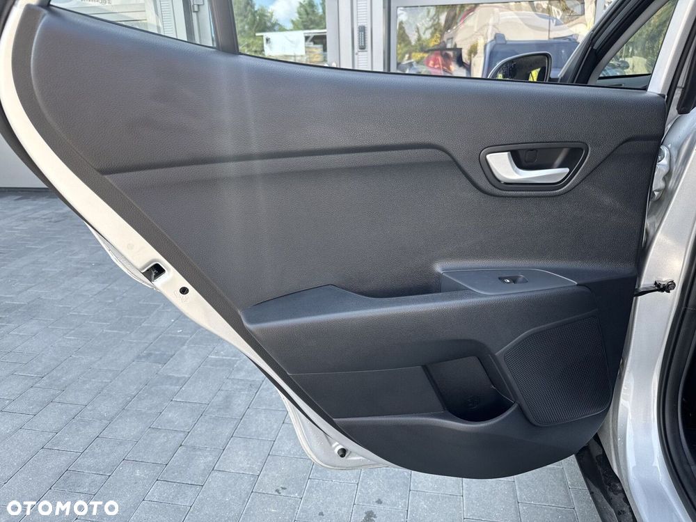 Kia Stonic 1.2 M - 25