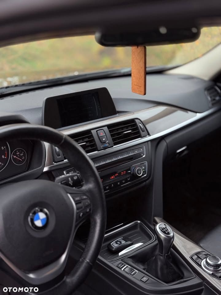 BMW Seria 3 320d xDrive - 20