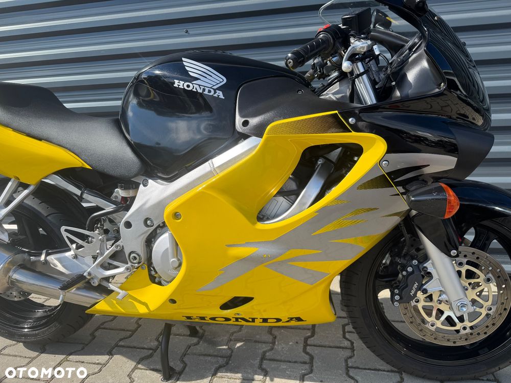 Honda CBR - 13