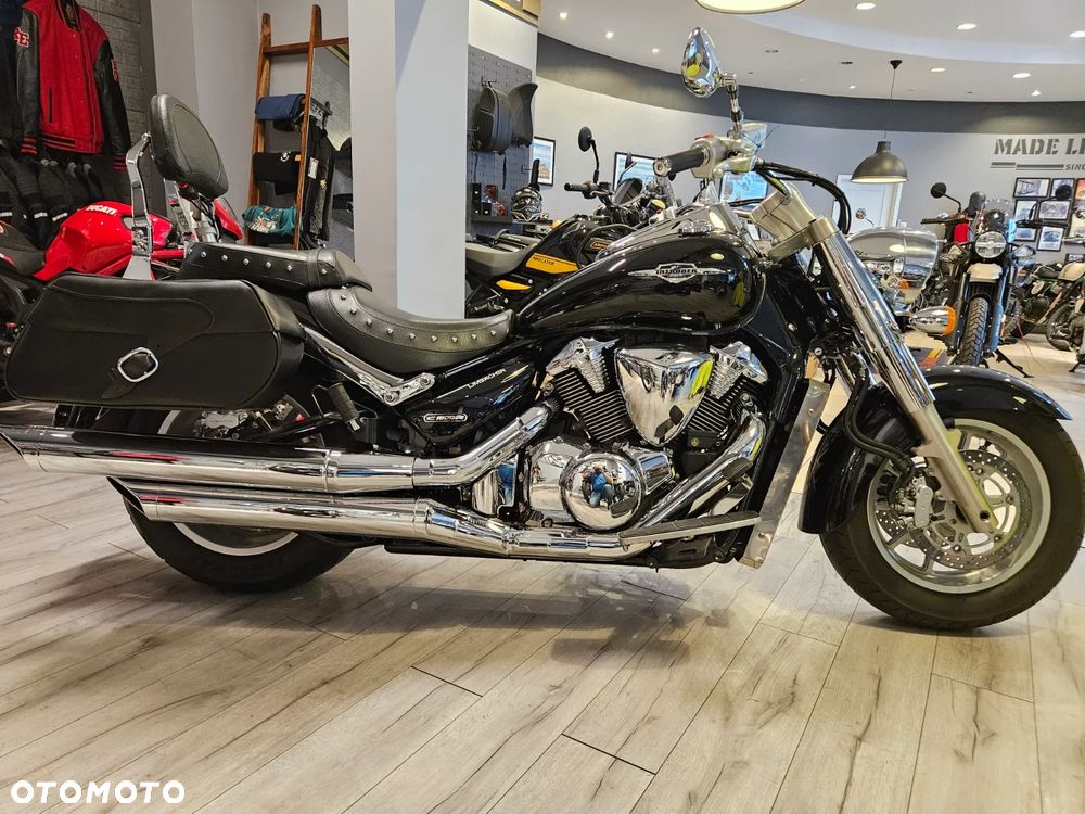 Suzuki Intruder - 3