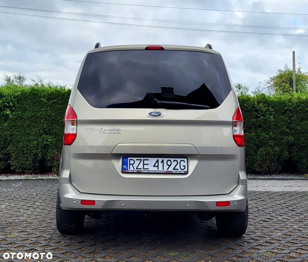 Ford Tourneo Courier 1.0 EcoBoost S&S Titanium - 5