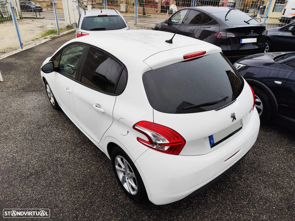 Peugeot 208 1.2 VTi SE Style - 11