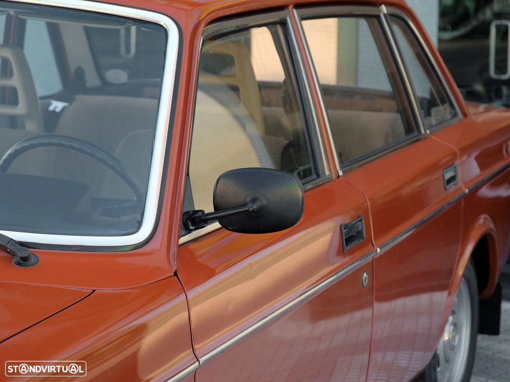 Volvo 244 - 12