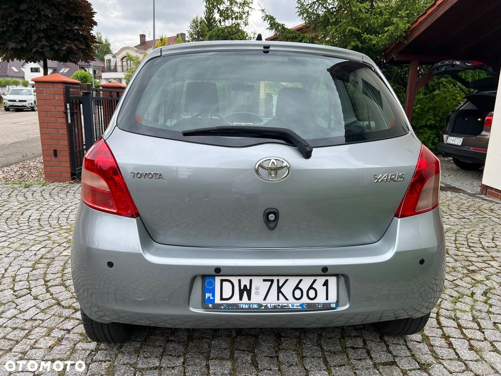 Toyota Yaris 1.0 Luna A/C - 11