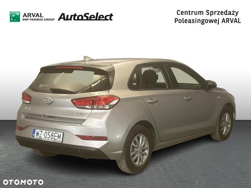 Hyundai i30 1.5 DPI Classic + - 6