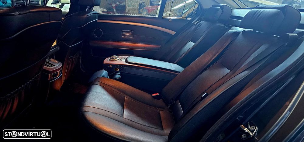 BMW 740 Li - 32