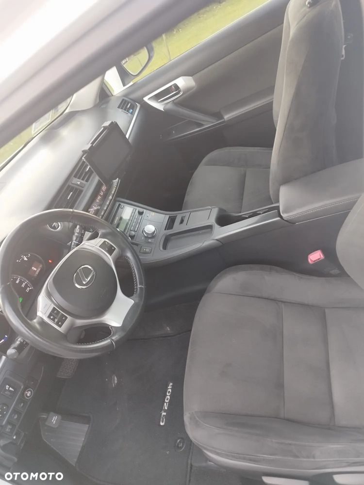 Lexus CT - 6