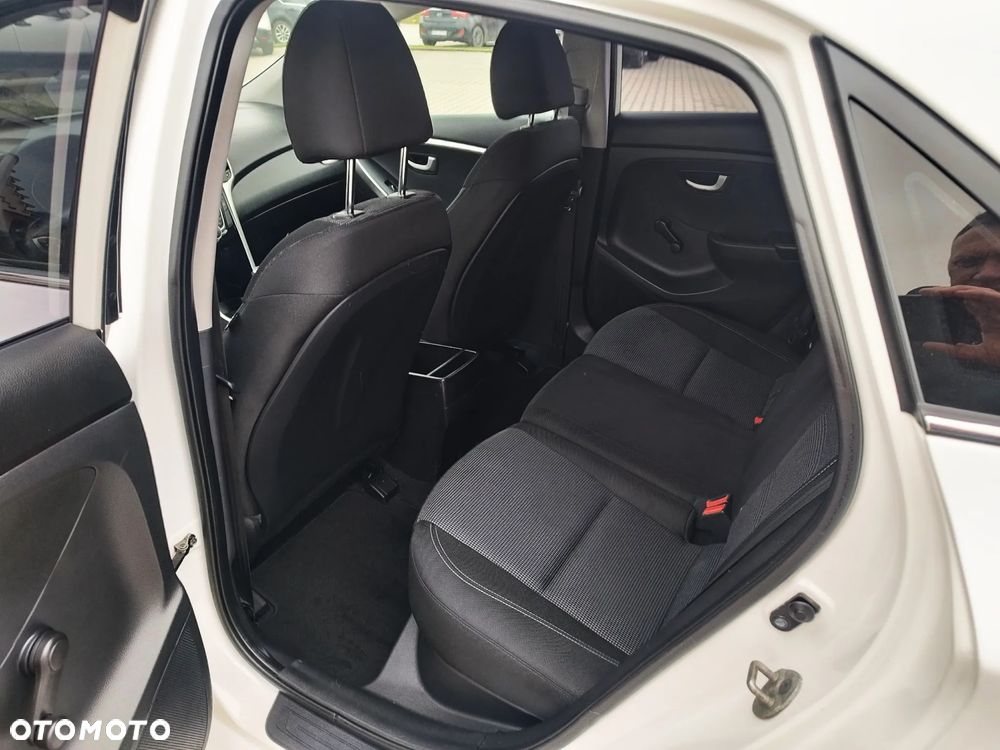 Hyundai i30 blue 1.4 Style - 24