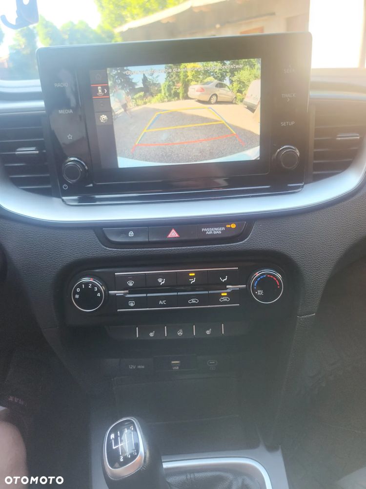 Kia Ceed - 9