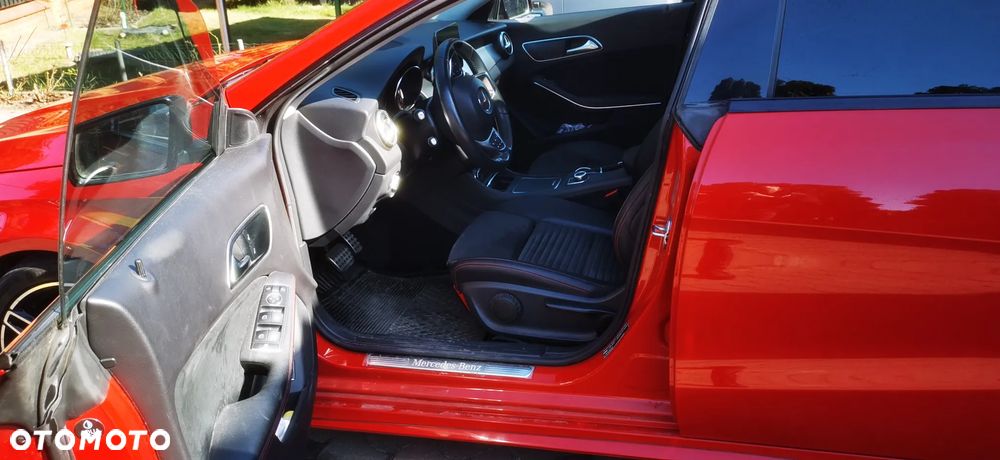 Mercedes-Benz CLA 220 4-Matic - 16