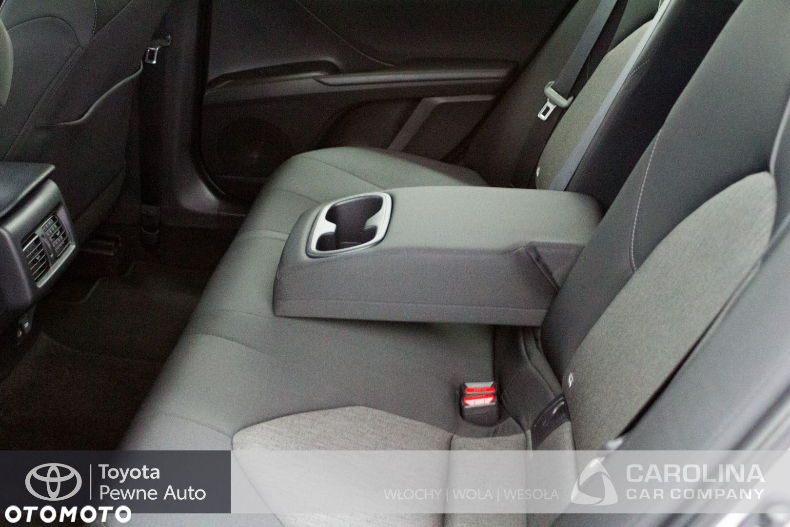Toyota Camry - 14