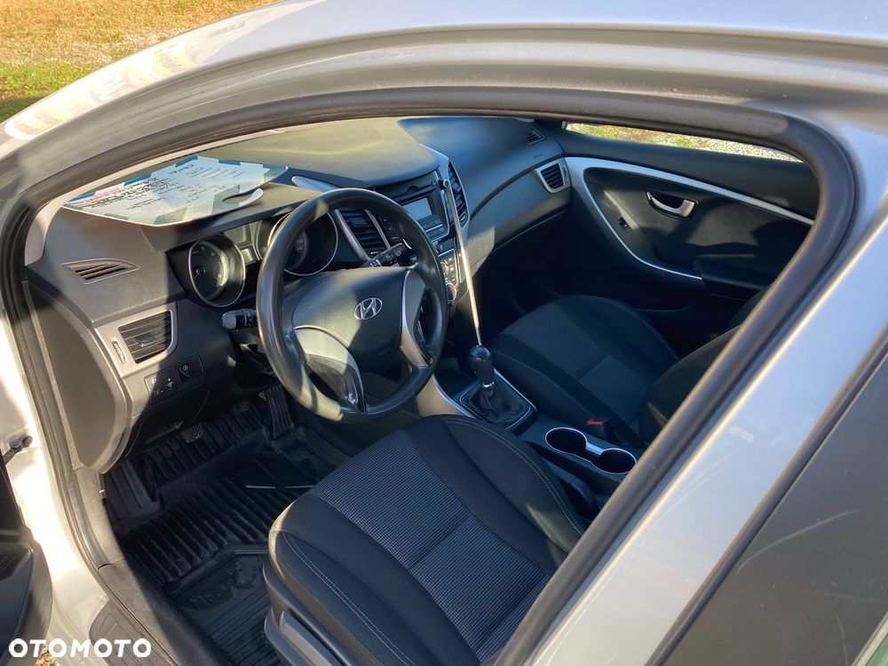 Hyundai i30 1.6 Comfort - 25