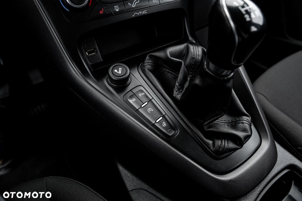 Ford Focus 1.0 EcoBoost Trend - 31